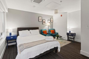 Modern MW Studio with Gym by Zencity, Kansas City